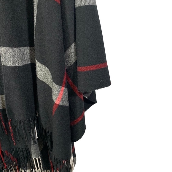 Jessica McClintock Super Soft Black Plaid Poncho Caper One Size fits most - Picture 6 of 11